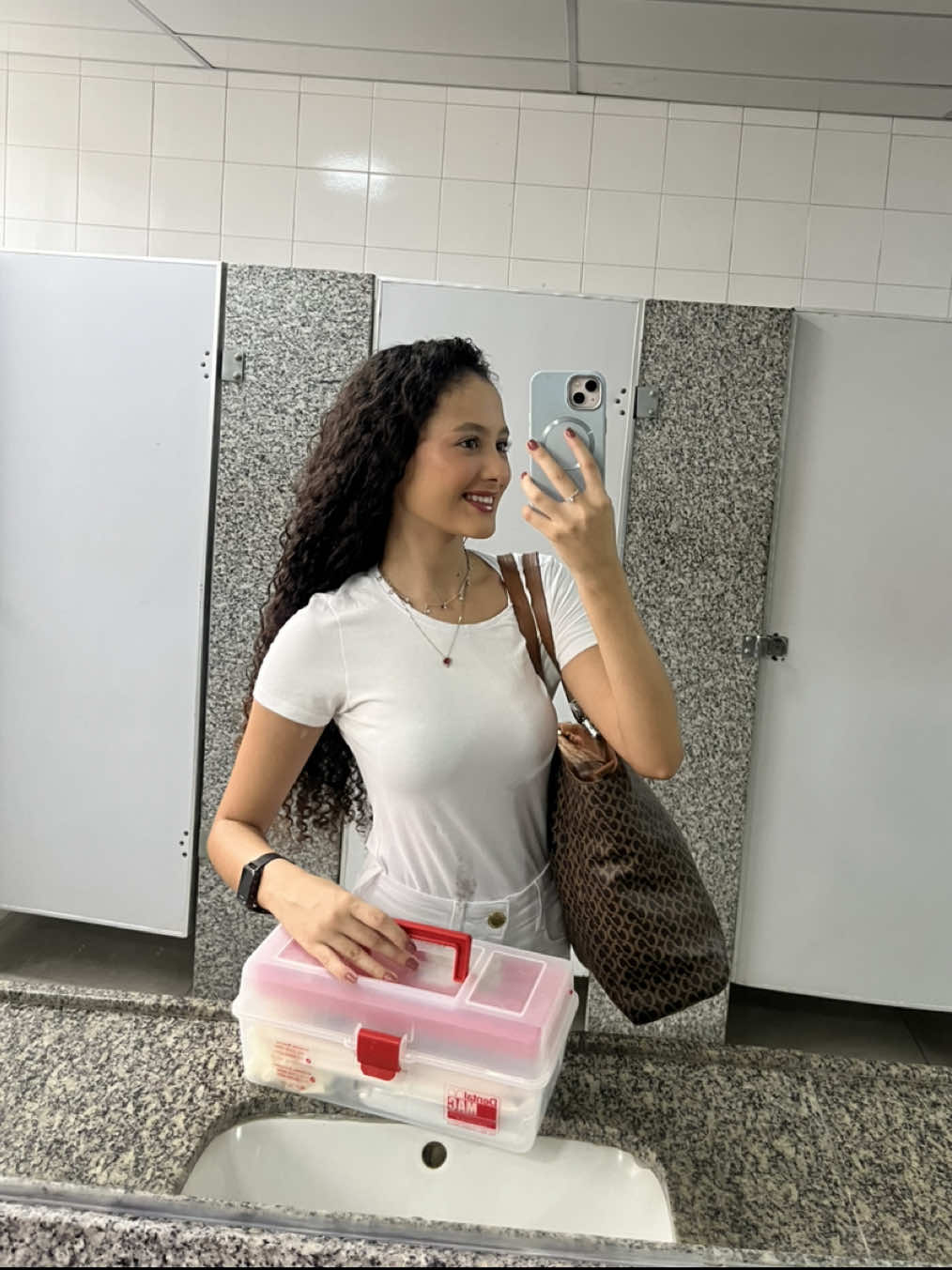@Let&iacute;cia Bastos