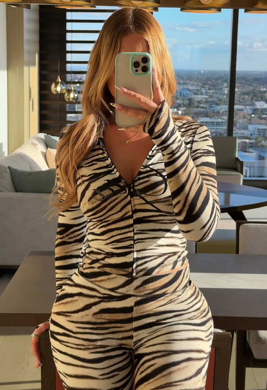 @kylieb___