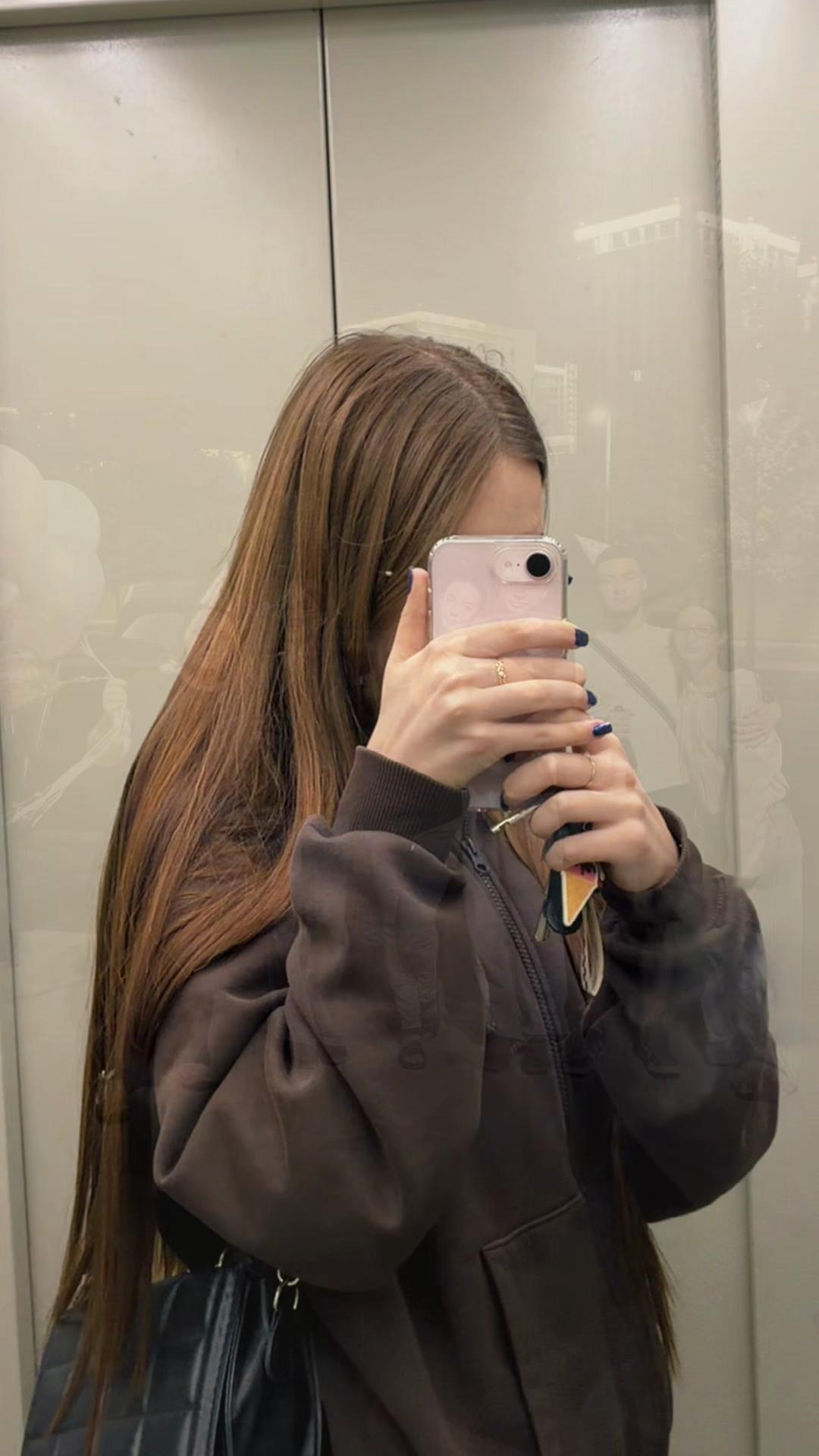 @viiora000