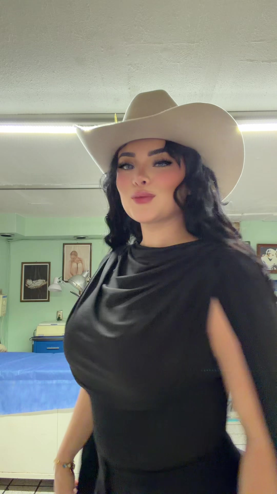 @👑 𝐻𝒶𝓇𝓁𝑒𝓎 👸🏻