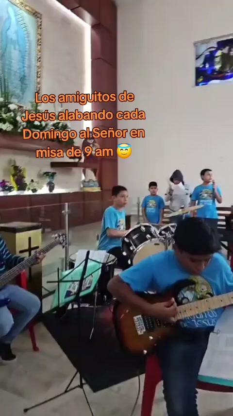 @Lupita V&eacute;lez &uacute;nica
