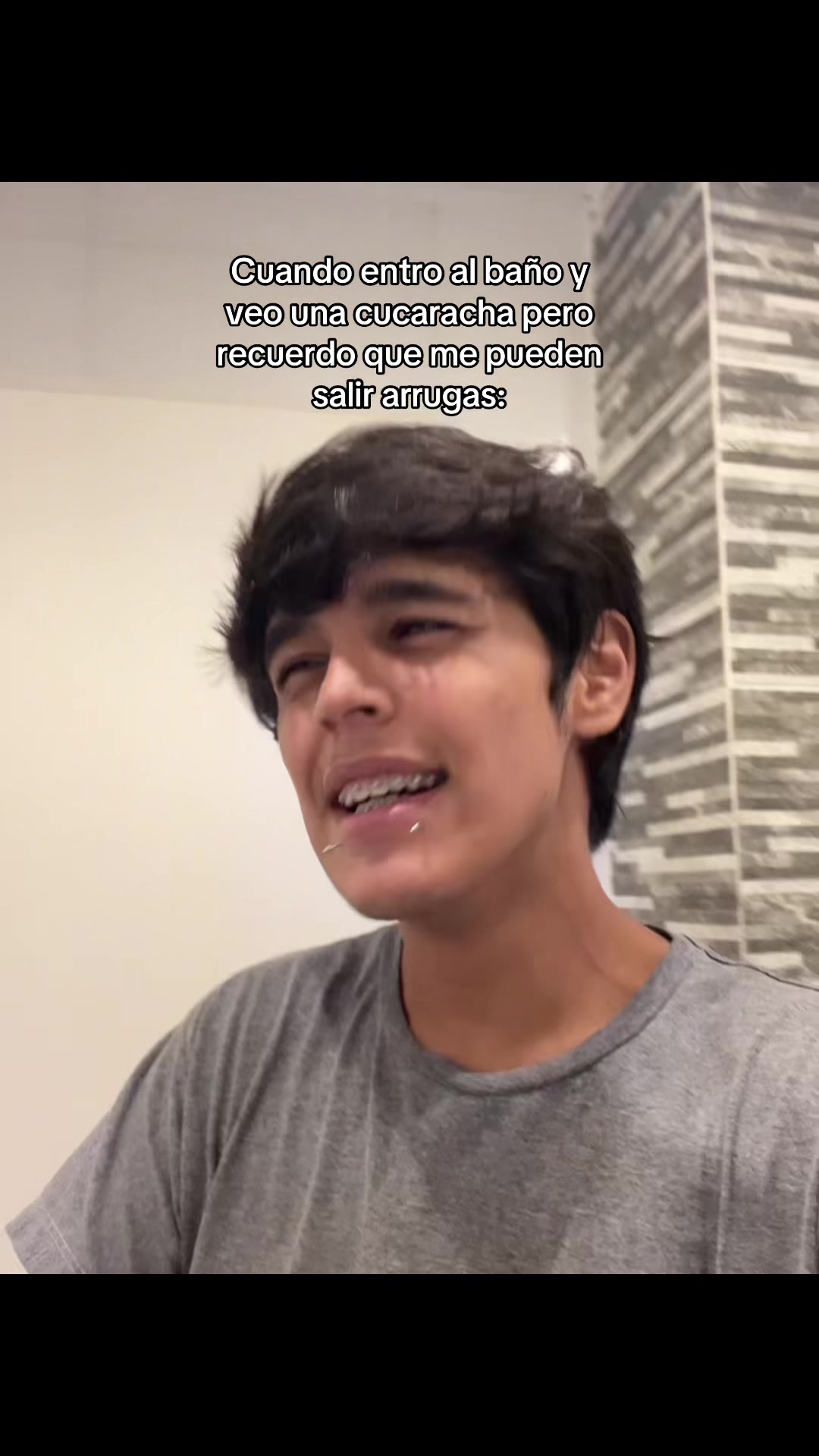 @メ