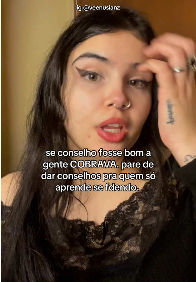@vee ☥