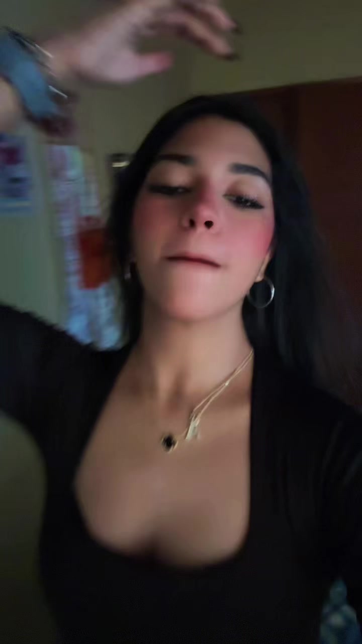 @Andreaa🦋