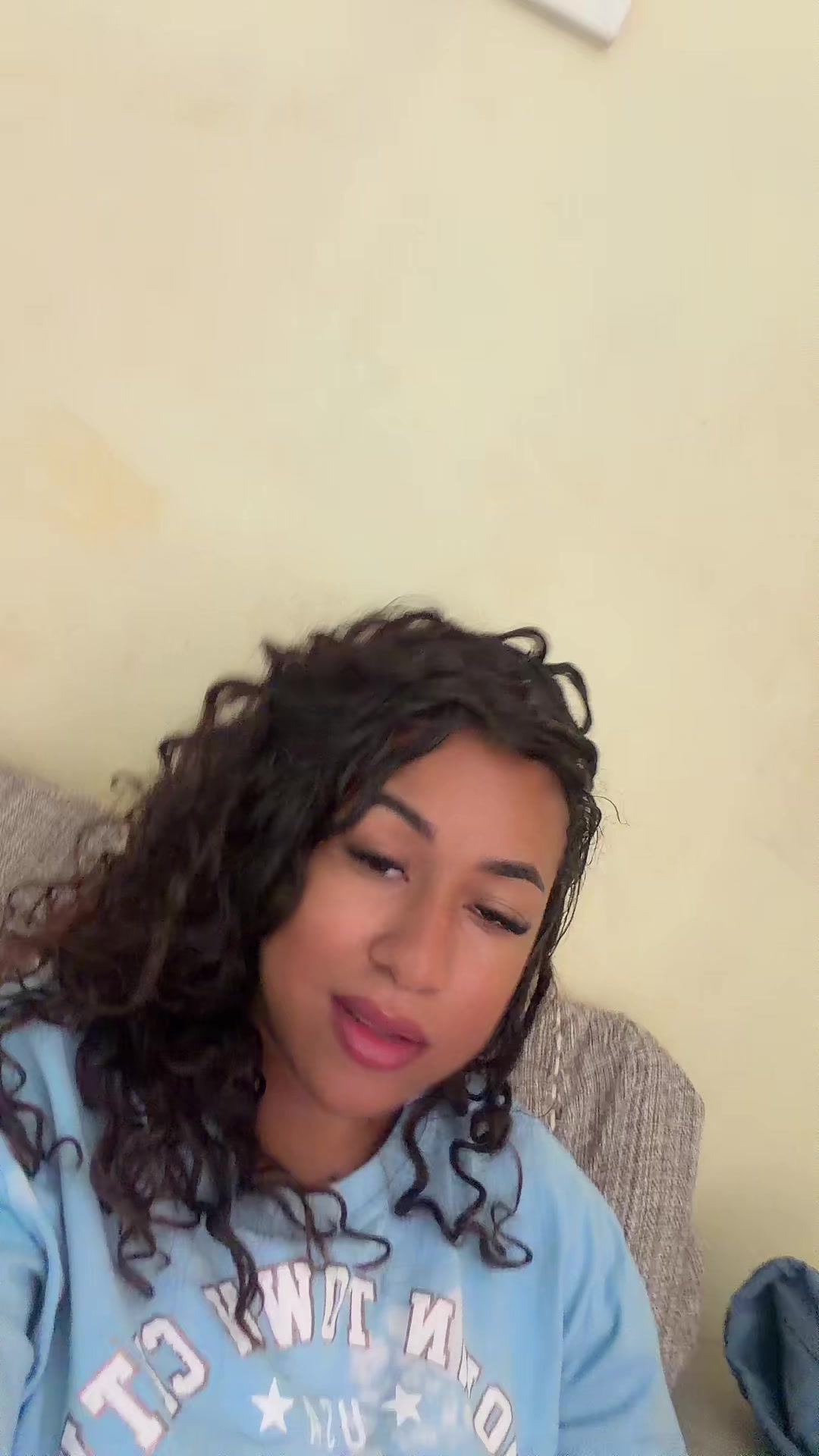 @a_comelona_ofc