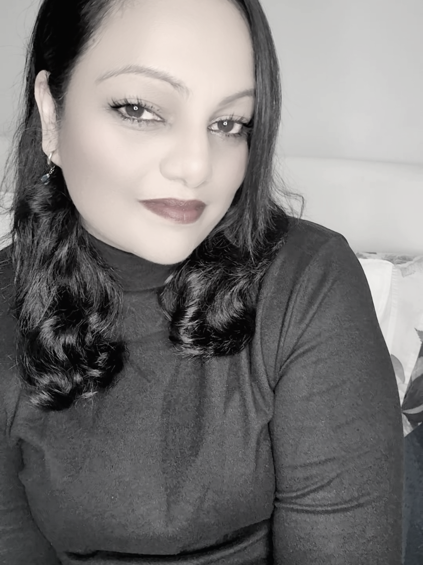 @♥️shadhna singh♥️