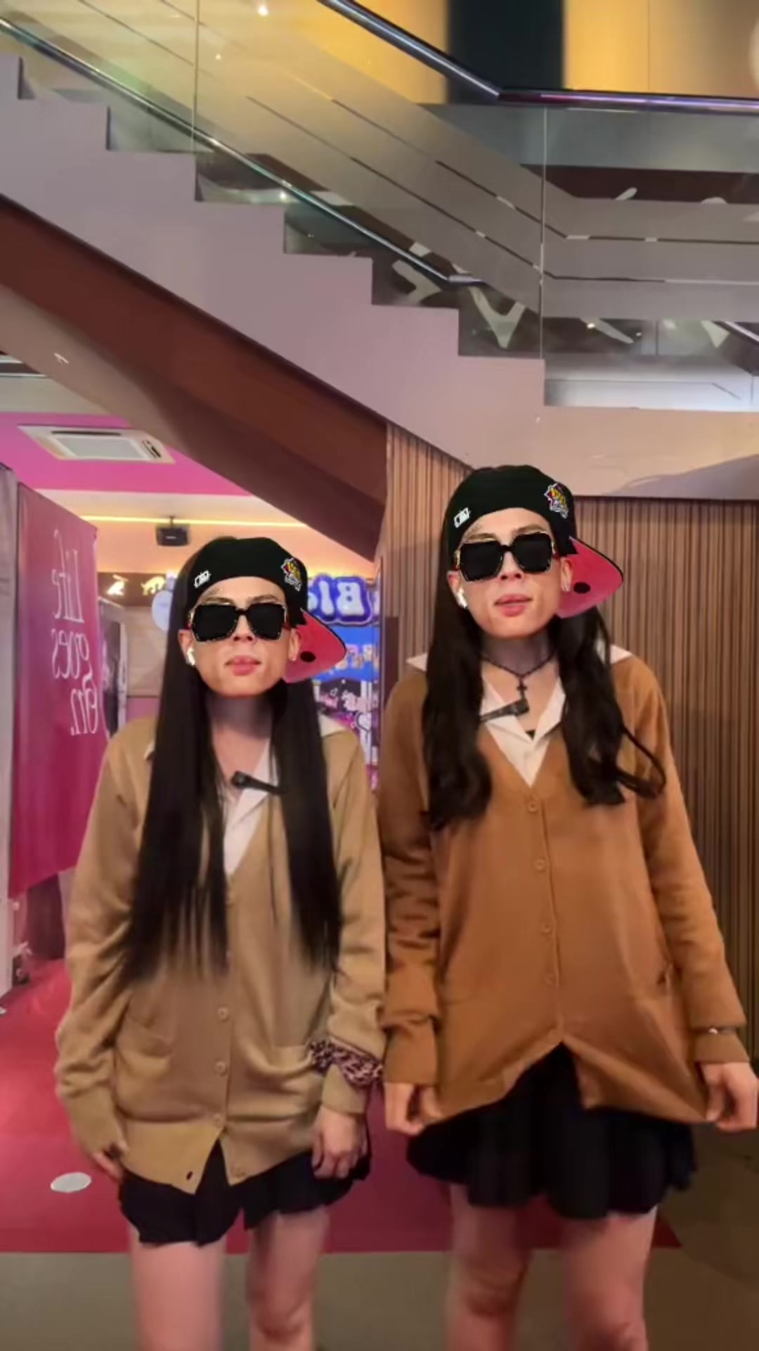 @こん