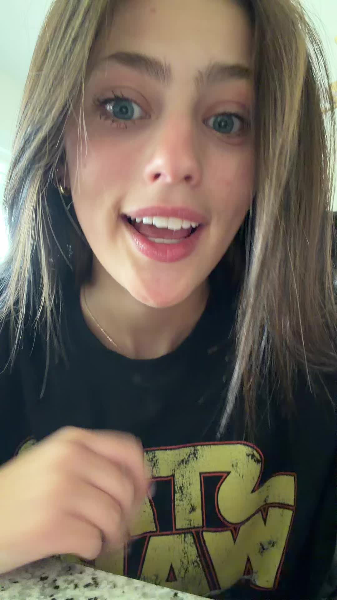 @bellaaa