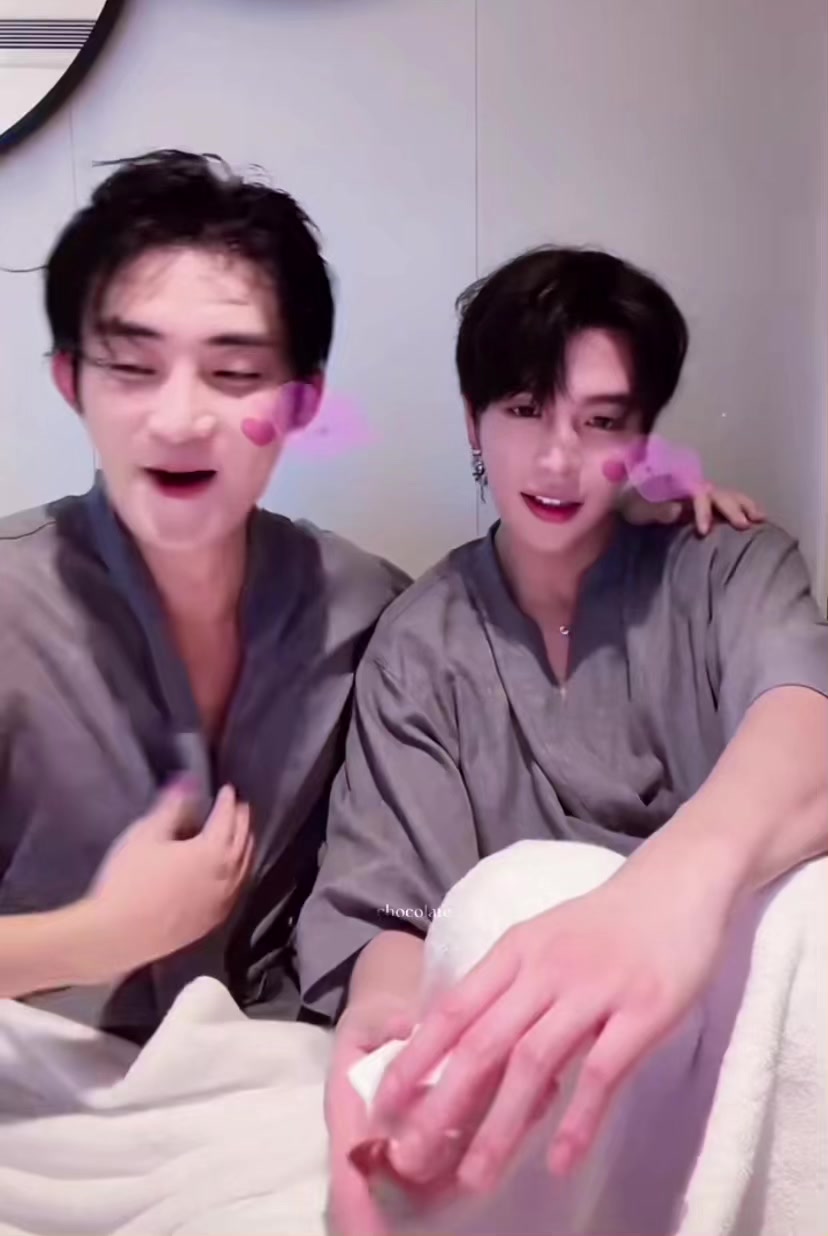 @Ksyy