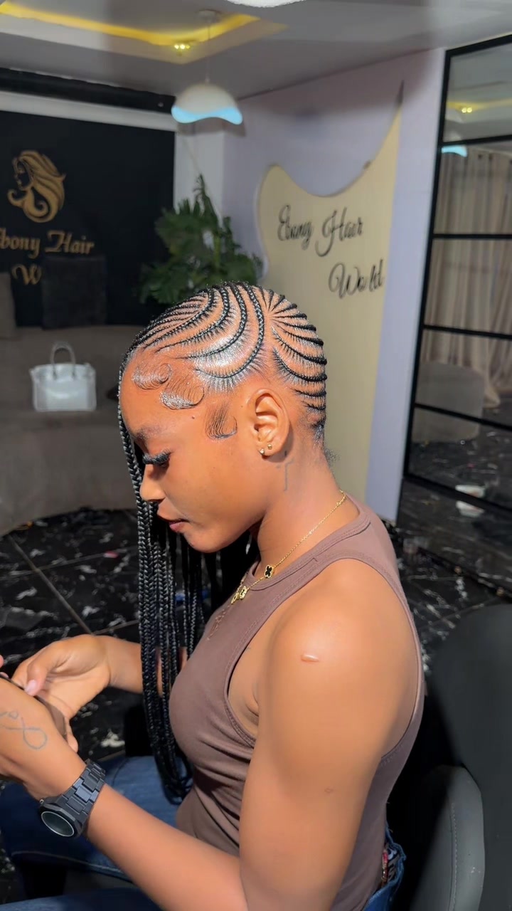 @Ebony hair world