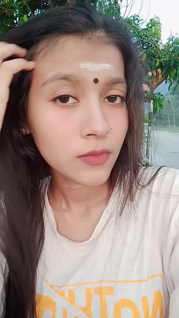 @ꜱʜᴀʀᴠɪɴɪ🪻💗