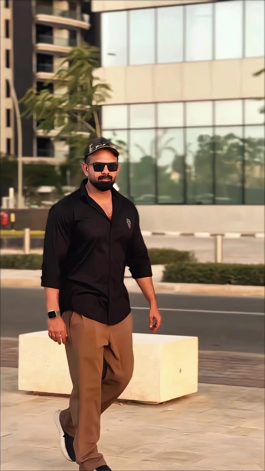 @👑തൊപ്പിക്കാരൻ👑