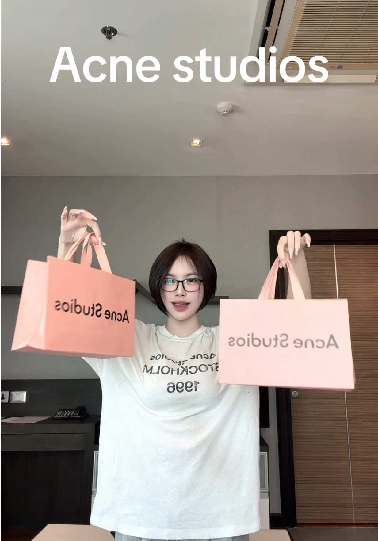 @คุณอีฟที่ผมสั้นสั้น