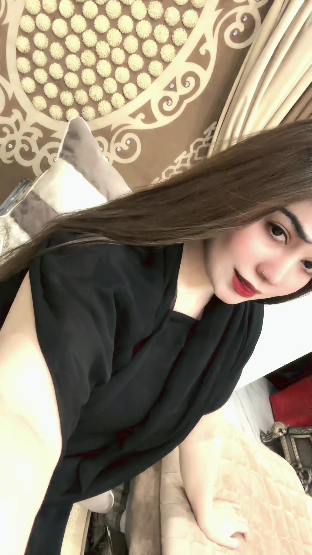 @Lovely Khan 🥀