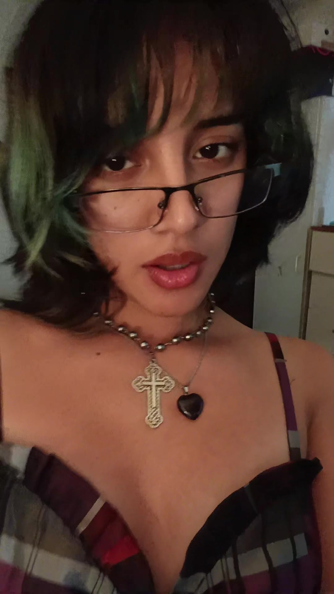 @:3