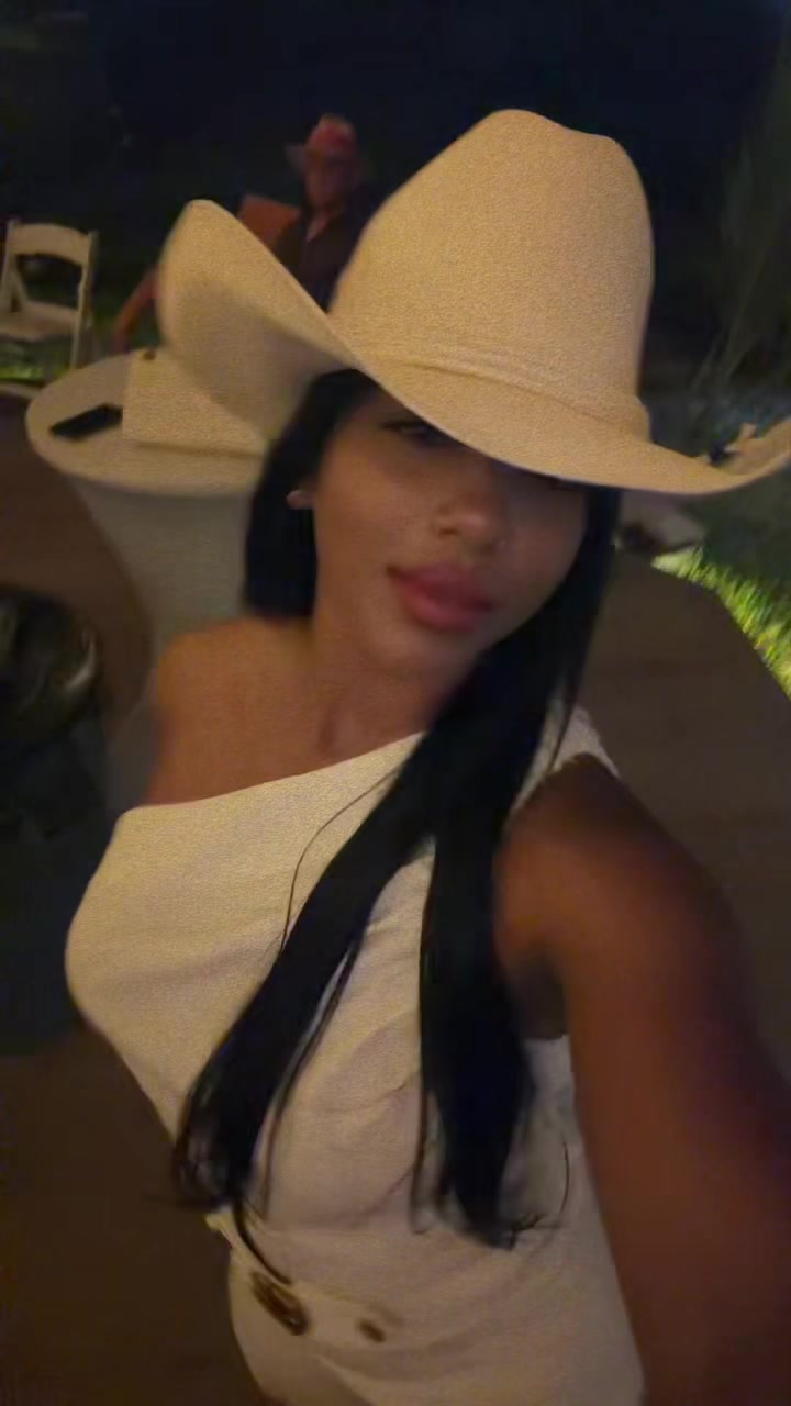 @ROXY GUTIERREZ