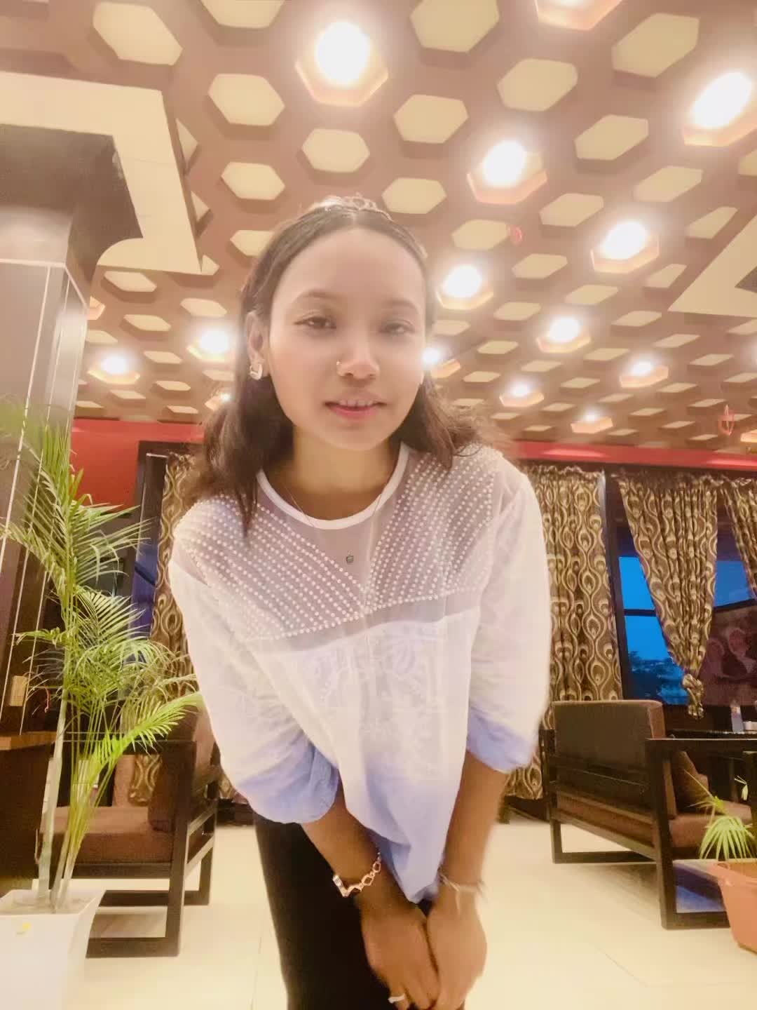 @कृति_थारु✨