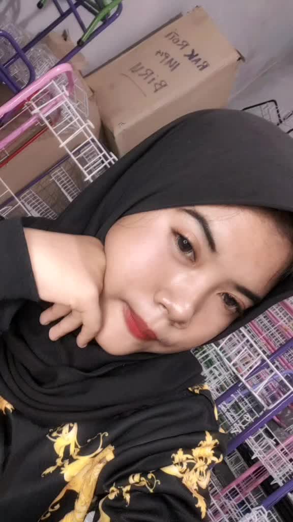 @putricempreng_06