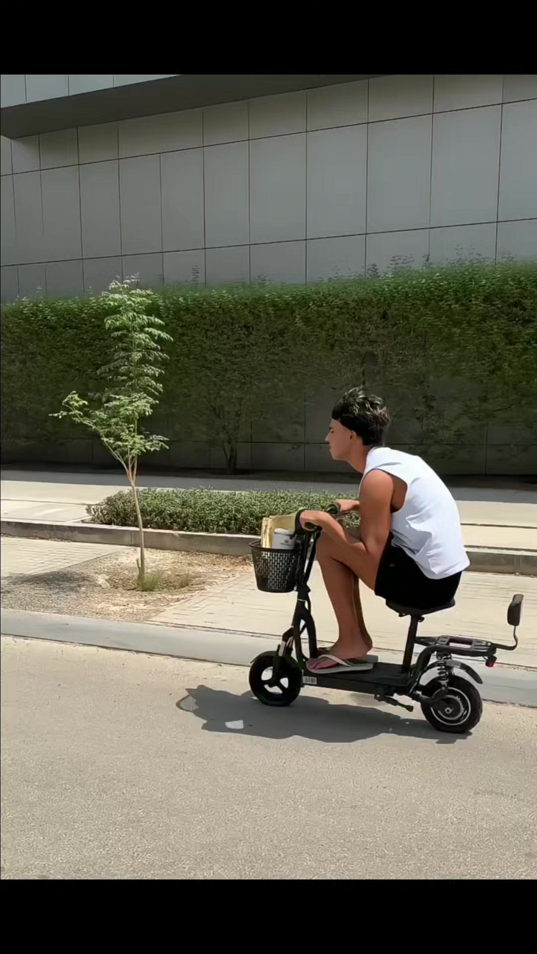 @𝑺𝒂𝒍𝒎𝒂𝒏 💛