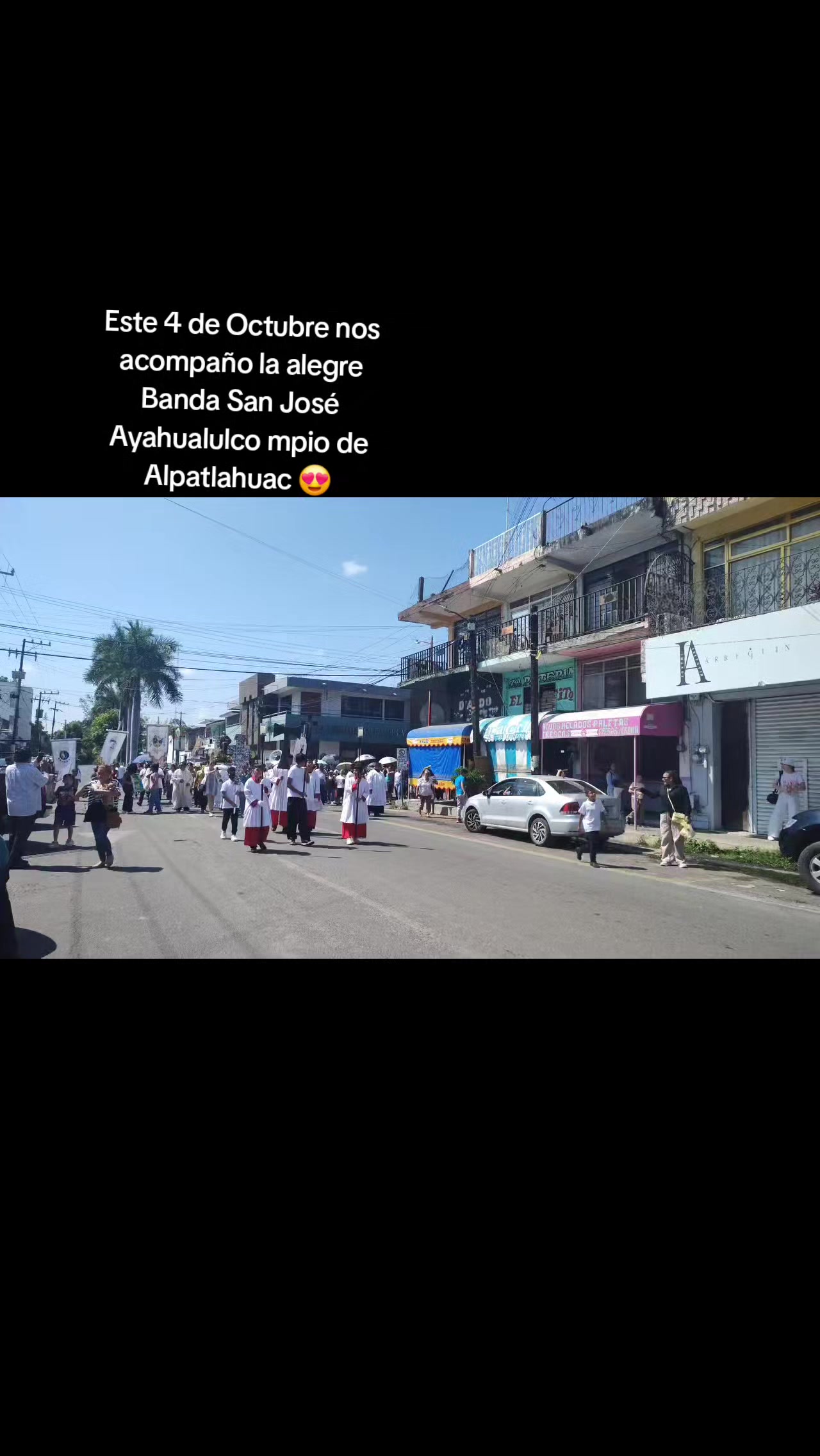 @Lupita V&eacute;lez &uacute;nica