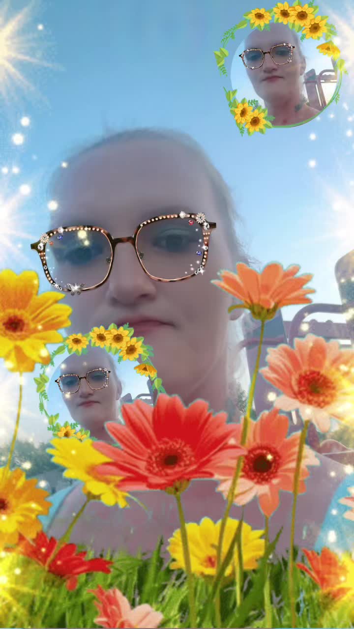 @datgirl_holly_nicholle
