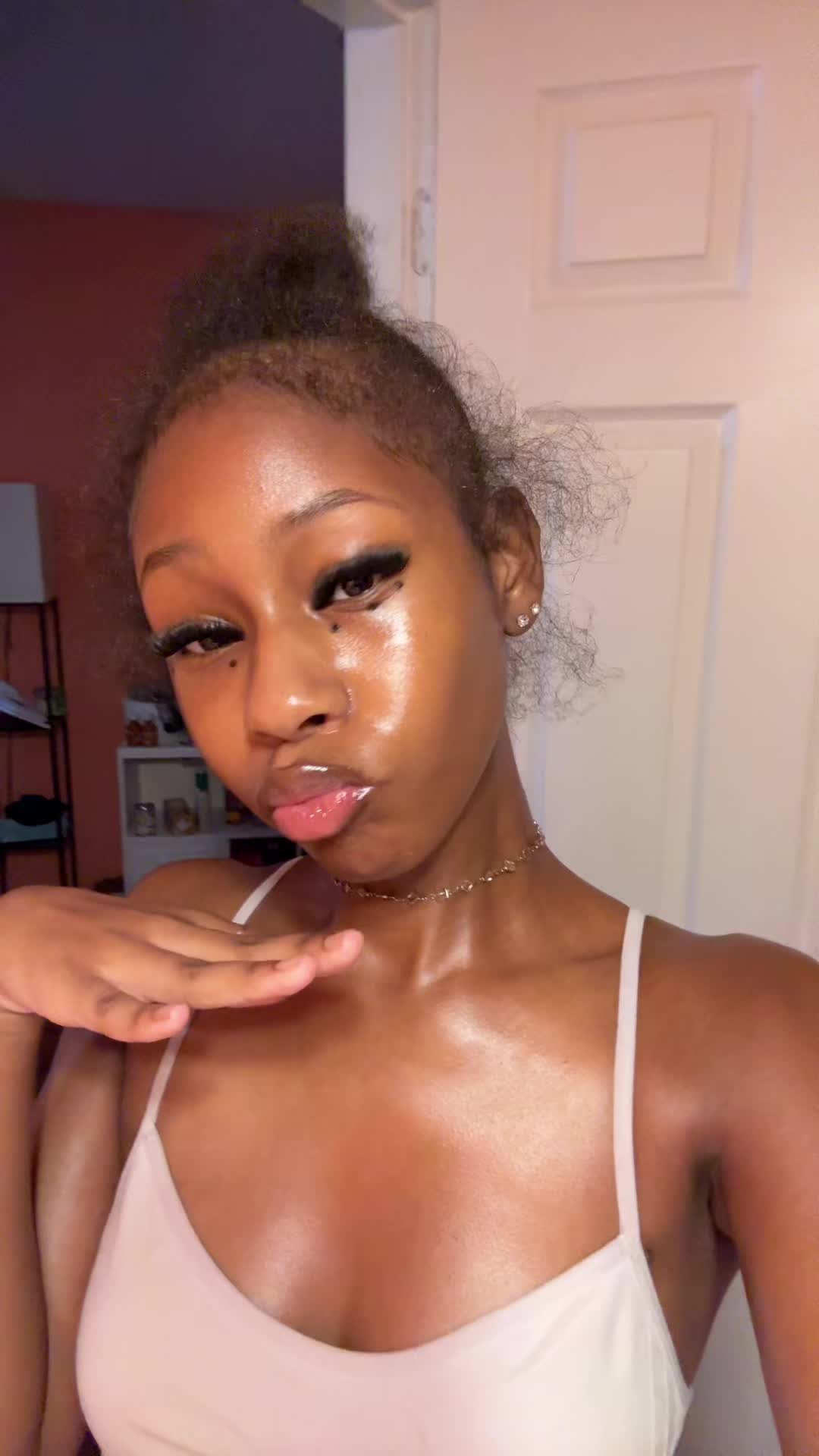 @prettyprivilege . 💕