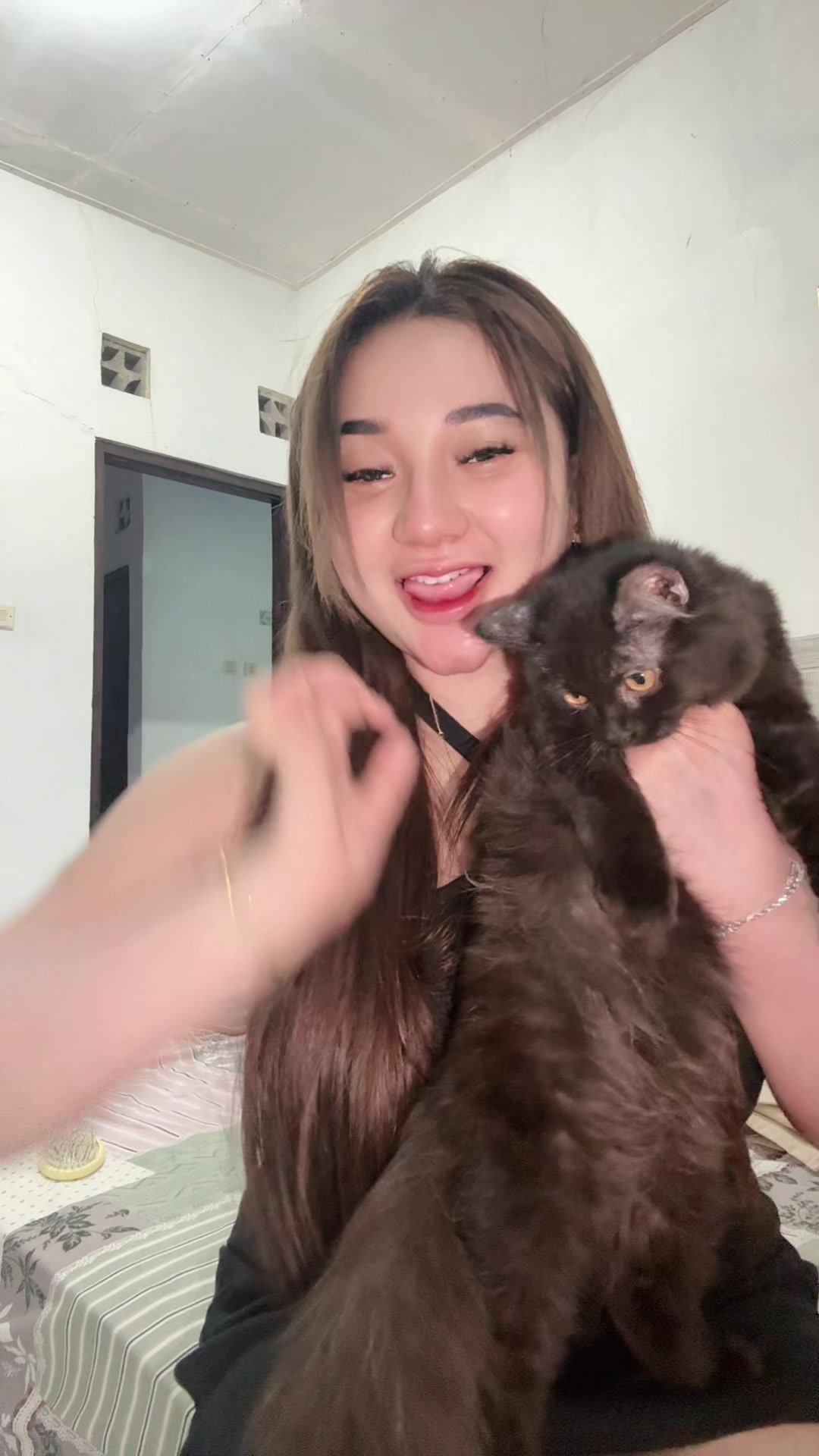 @inisintottyy