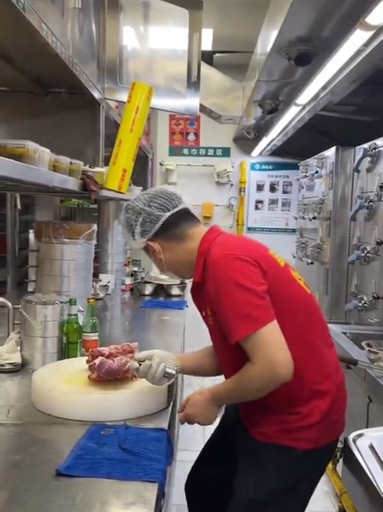 @法  務  部  矯  歪  署