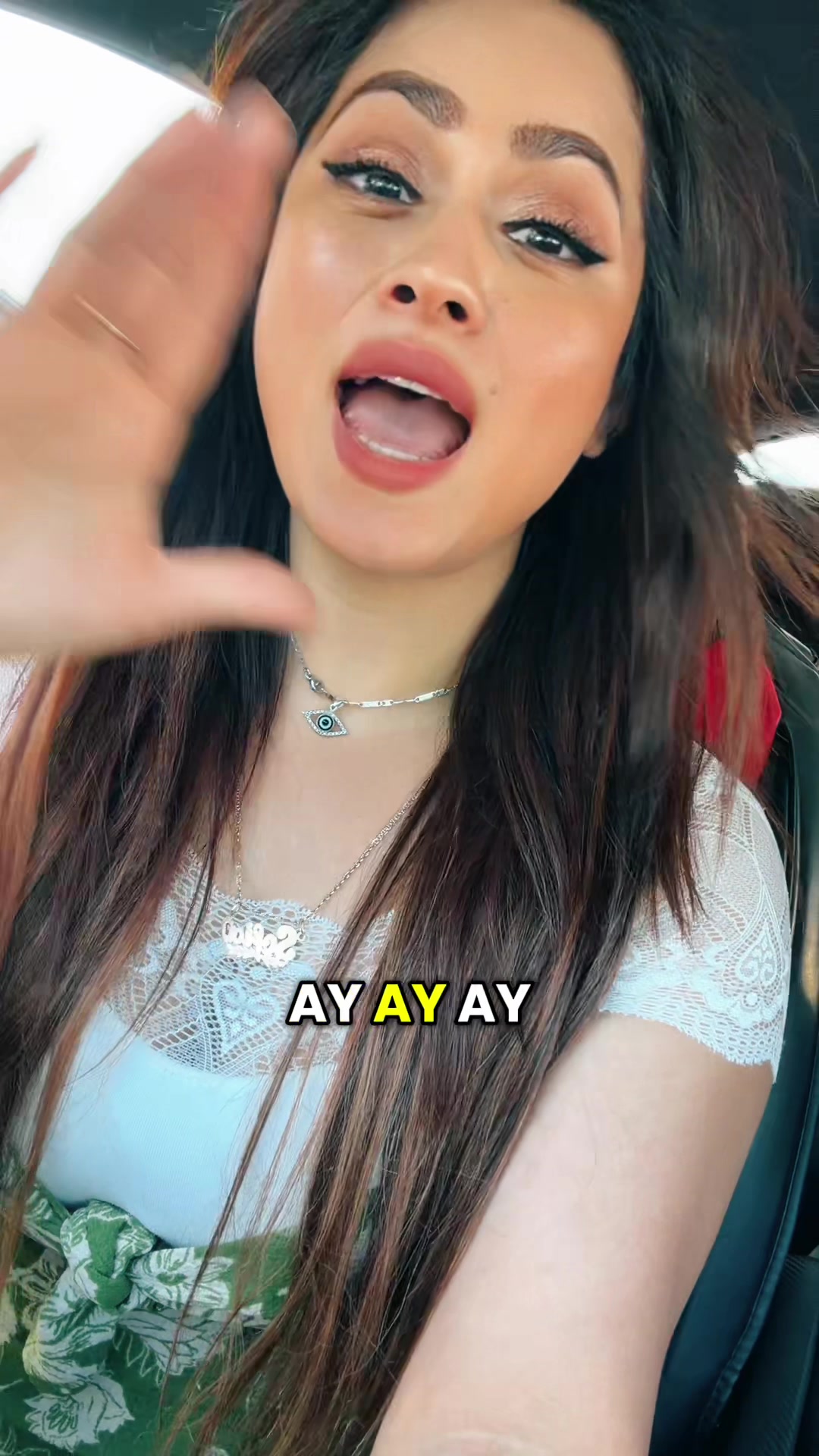 @Anahi