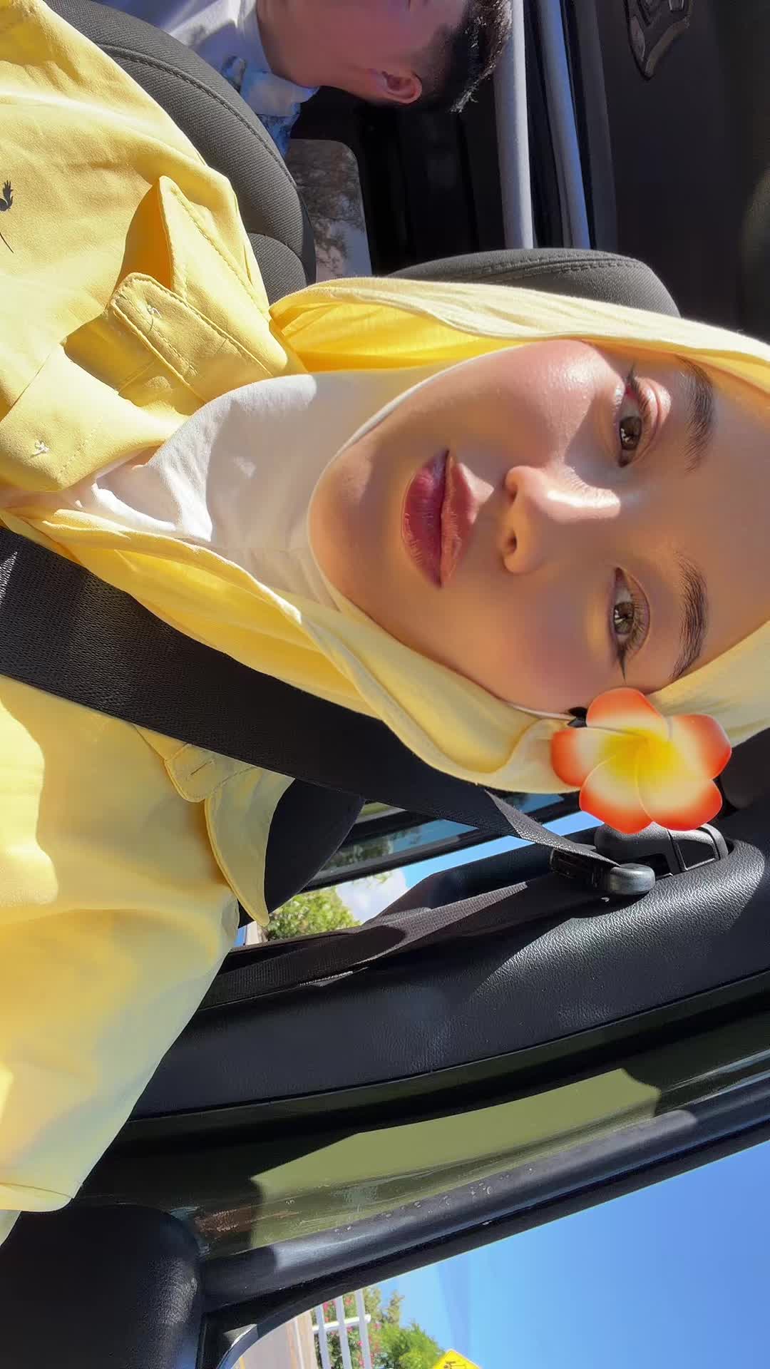 @aknur