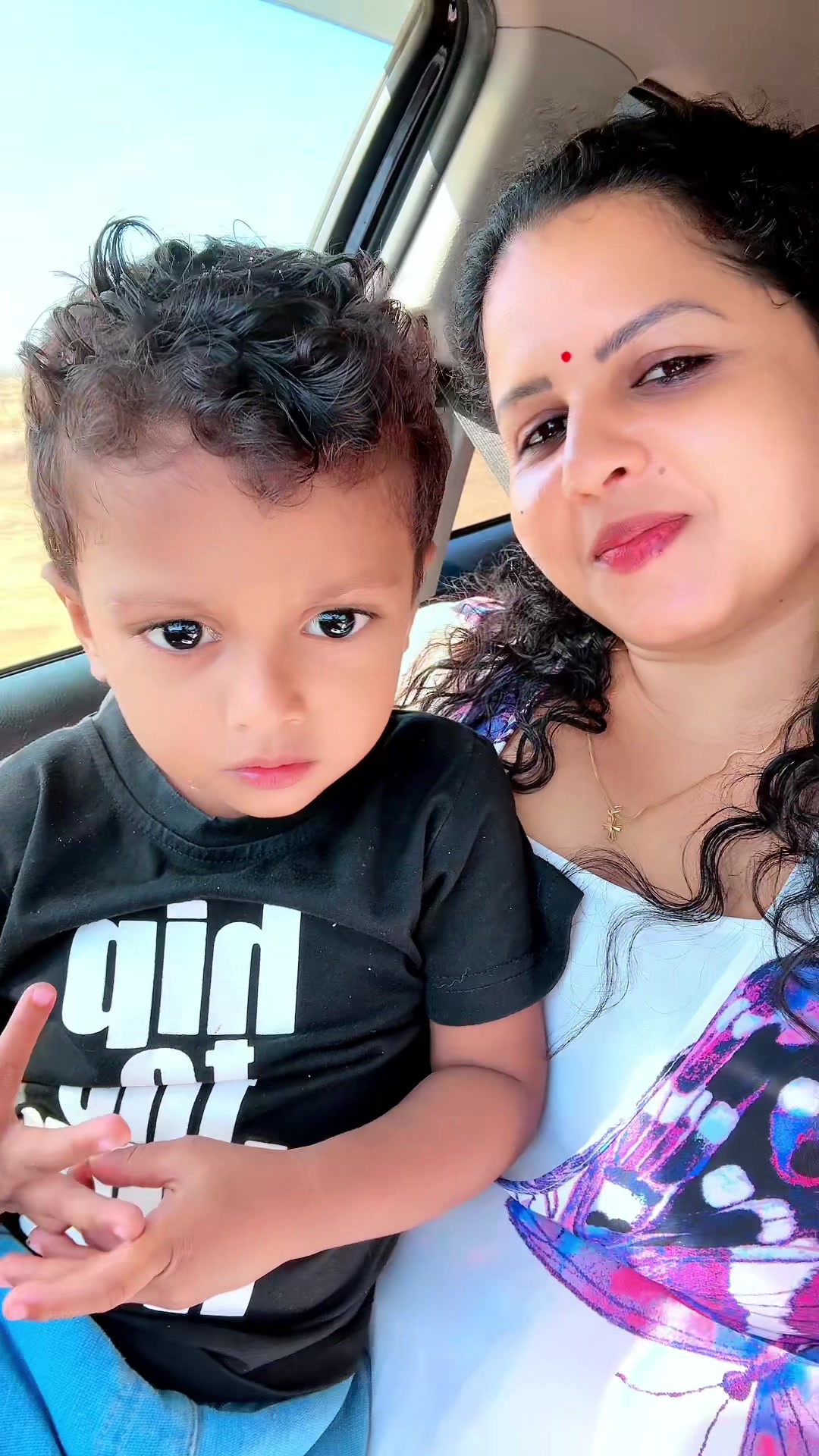@Tharshi Priya