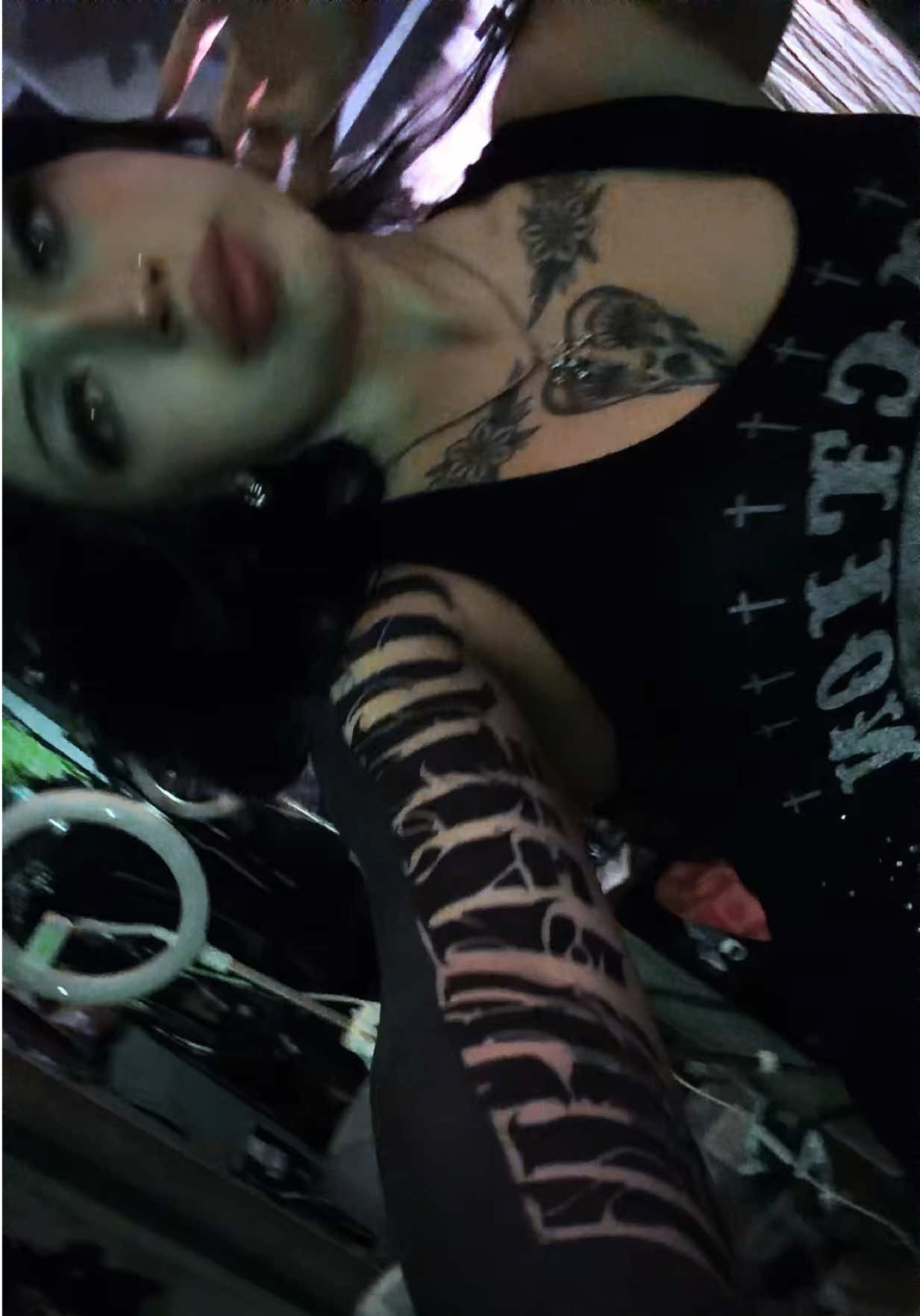 @drowningmysorrowz