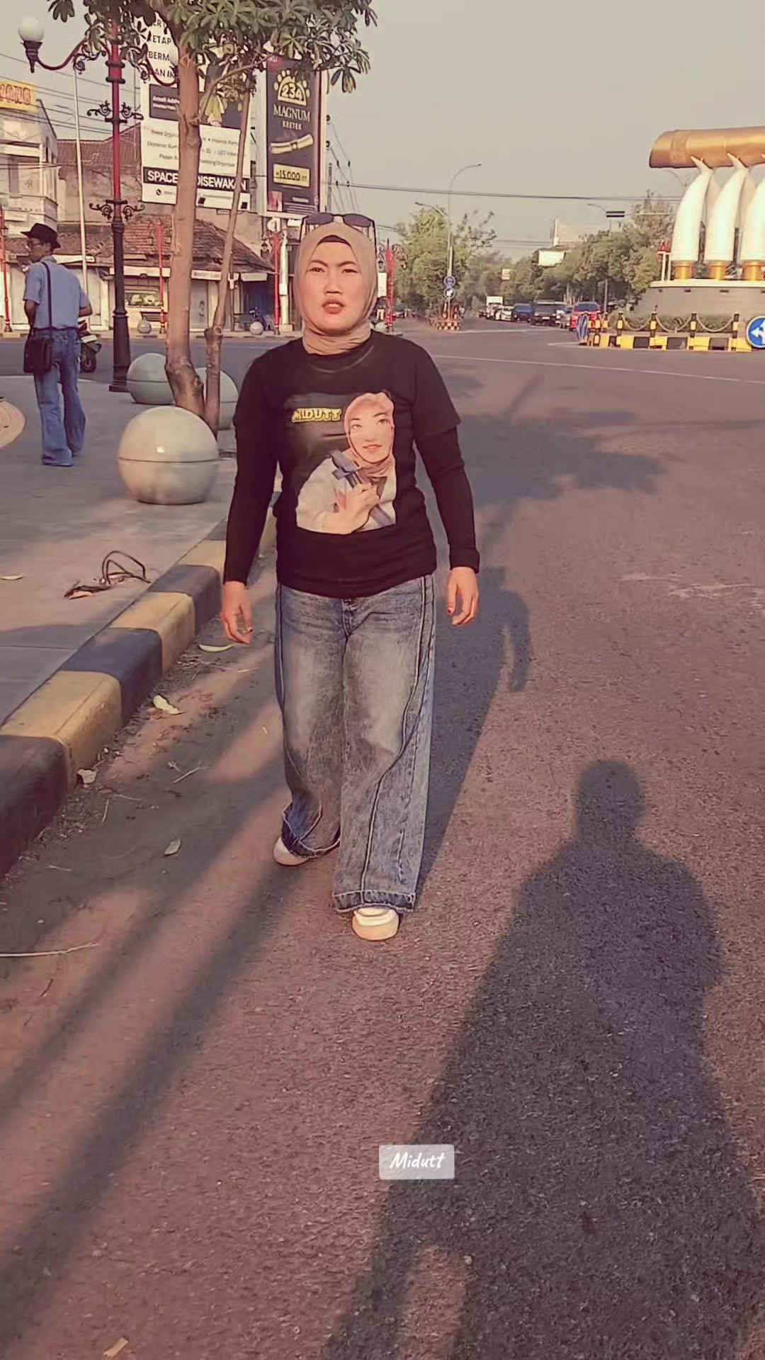 @Midutt
