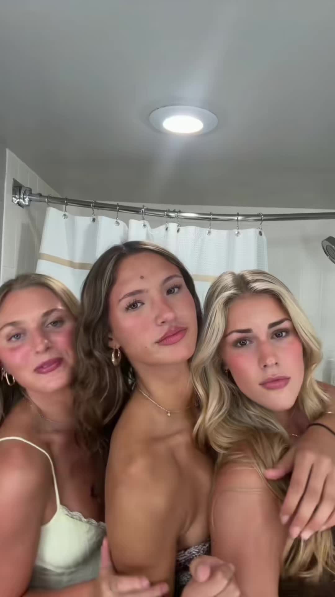 @Laura⚡️