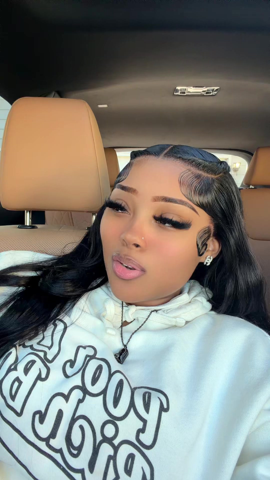 @Ariana Wright | Hairstylist