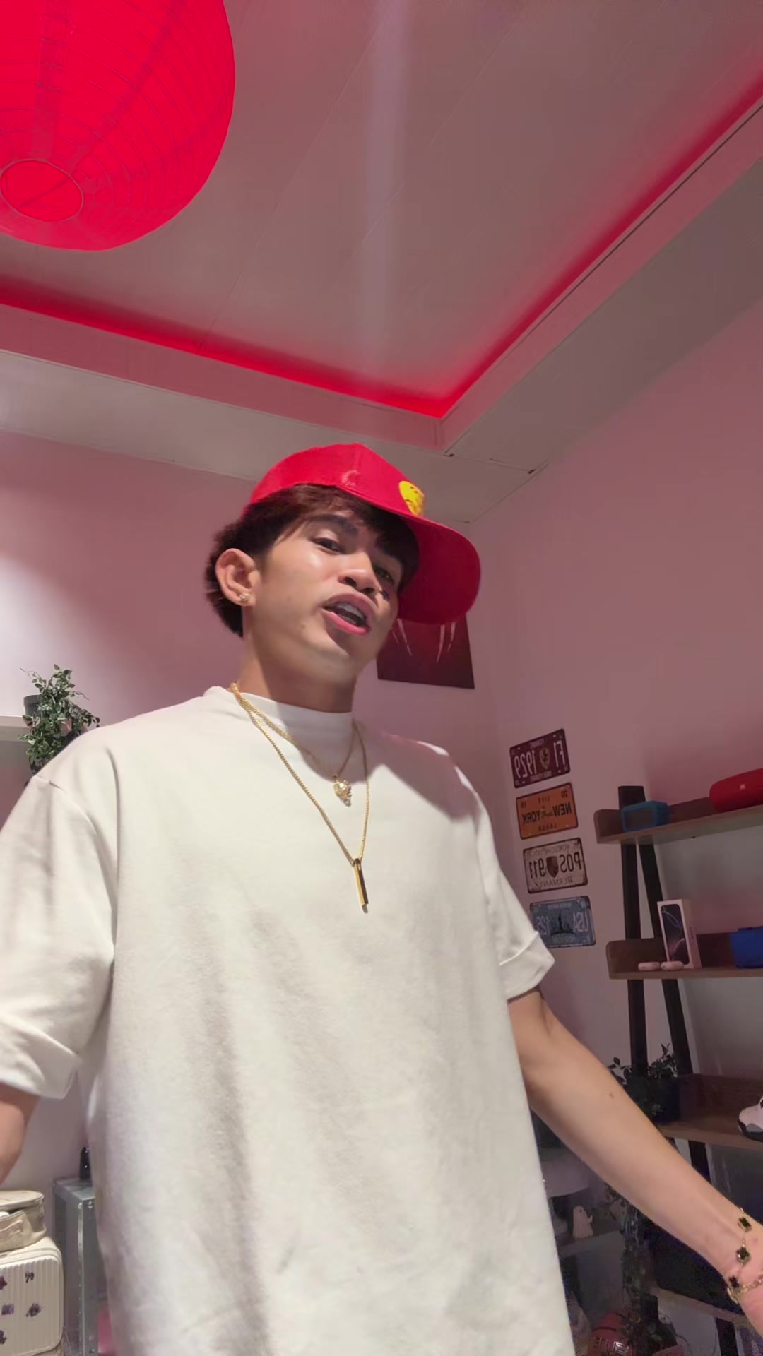 @Jo.