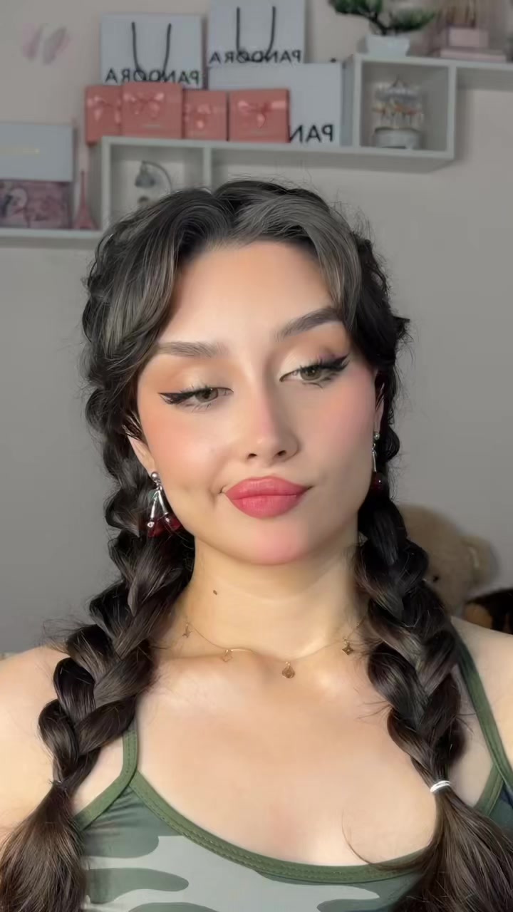 @Taya2002a