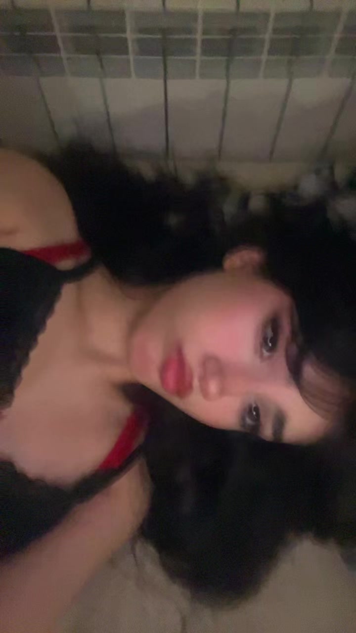 @B👩🏻🦱
