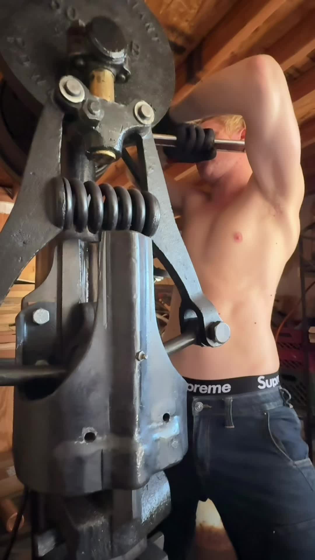 @Ashecravenock