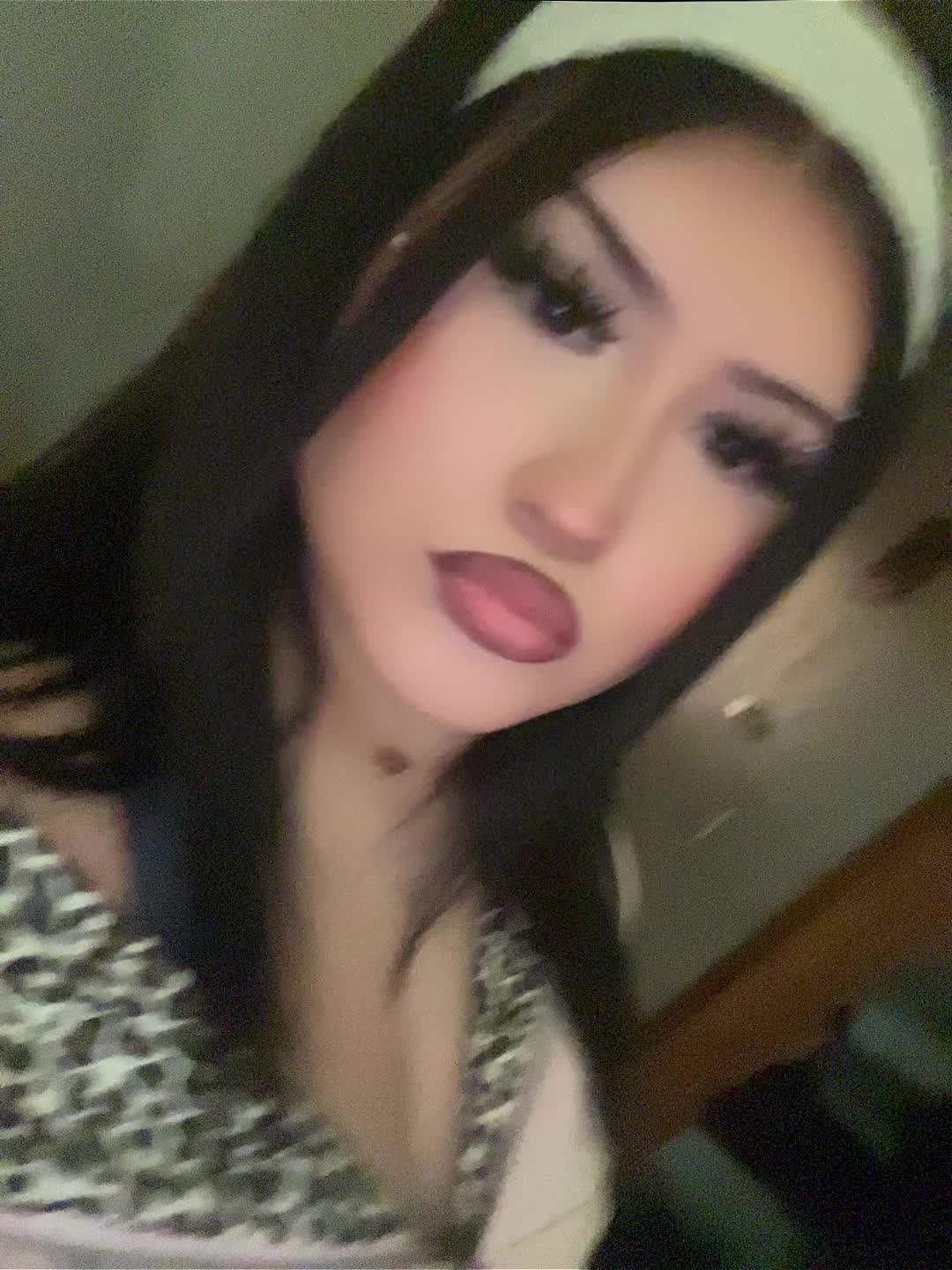 @𖣂