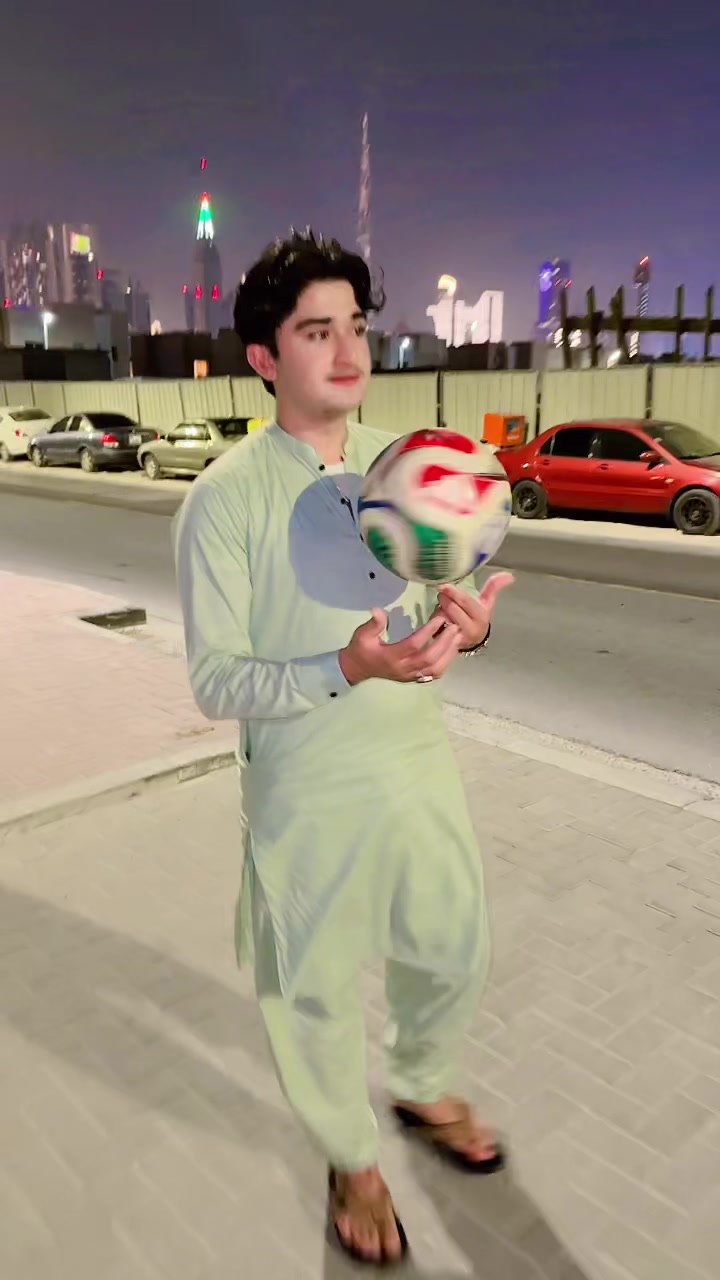 @čHöȚâ ŚêŤ1 🇦🇪💫💫