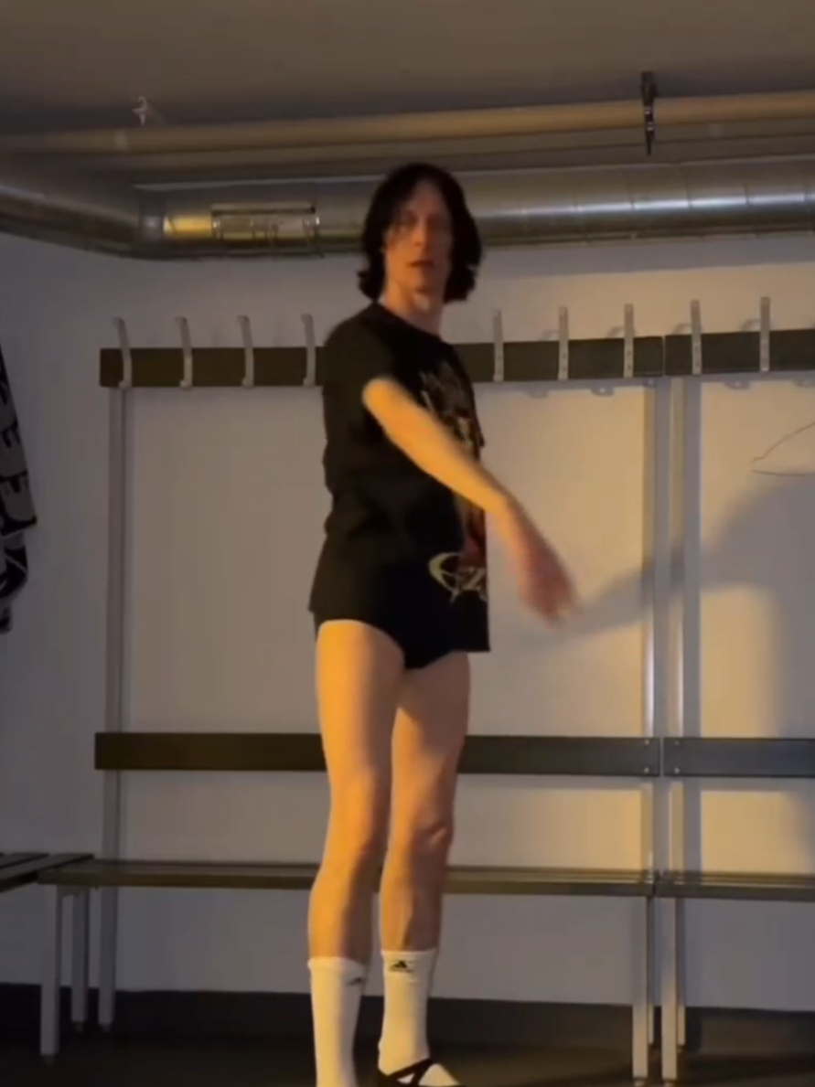 @weirdtvcringe