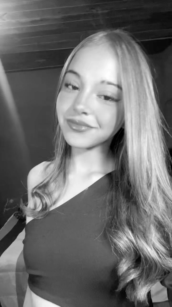 @𝓂𝒾𝓁𝑒🍒