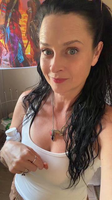 @ladybutcherroberts