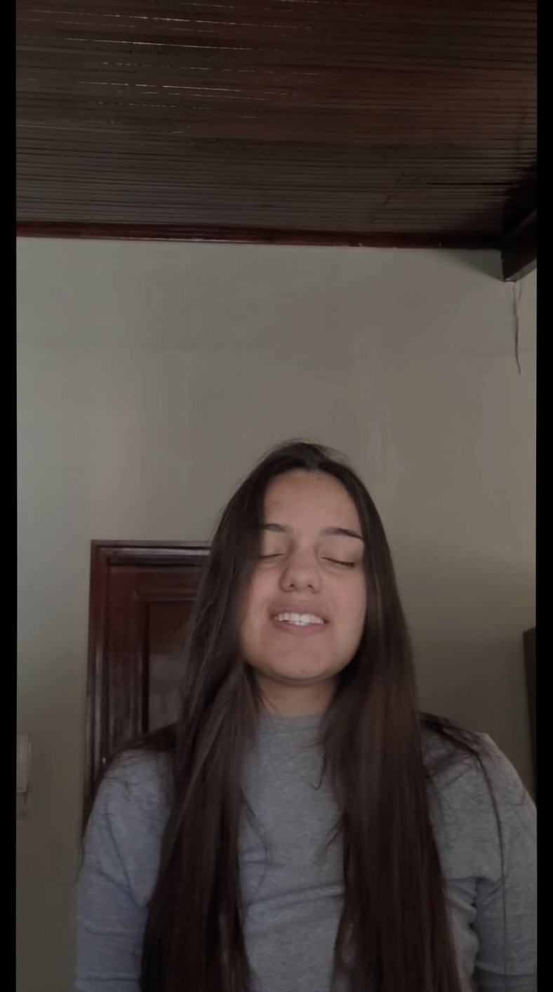 @Lara_Lu&iacute;za