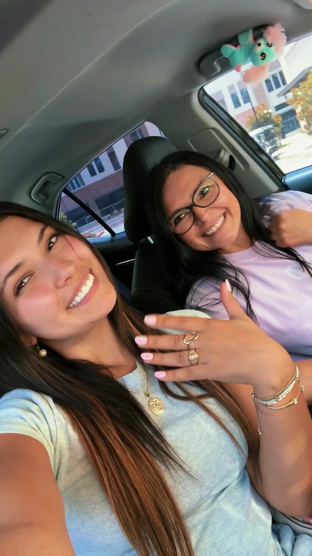 @María