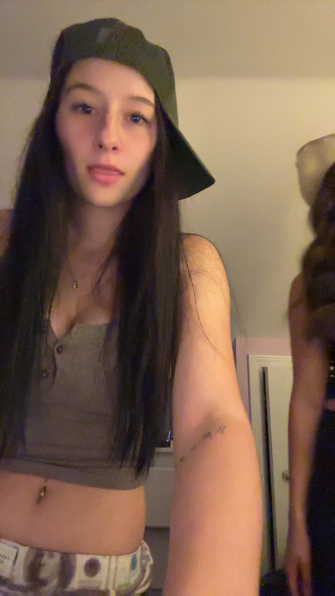 @Annessa