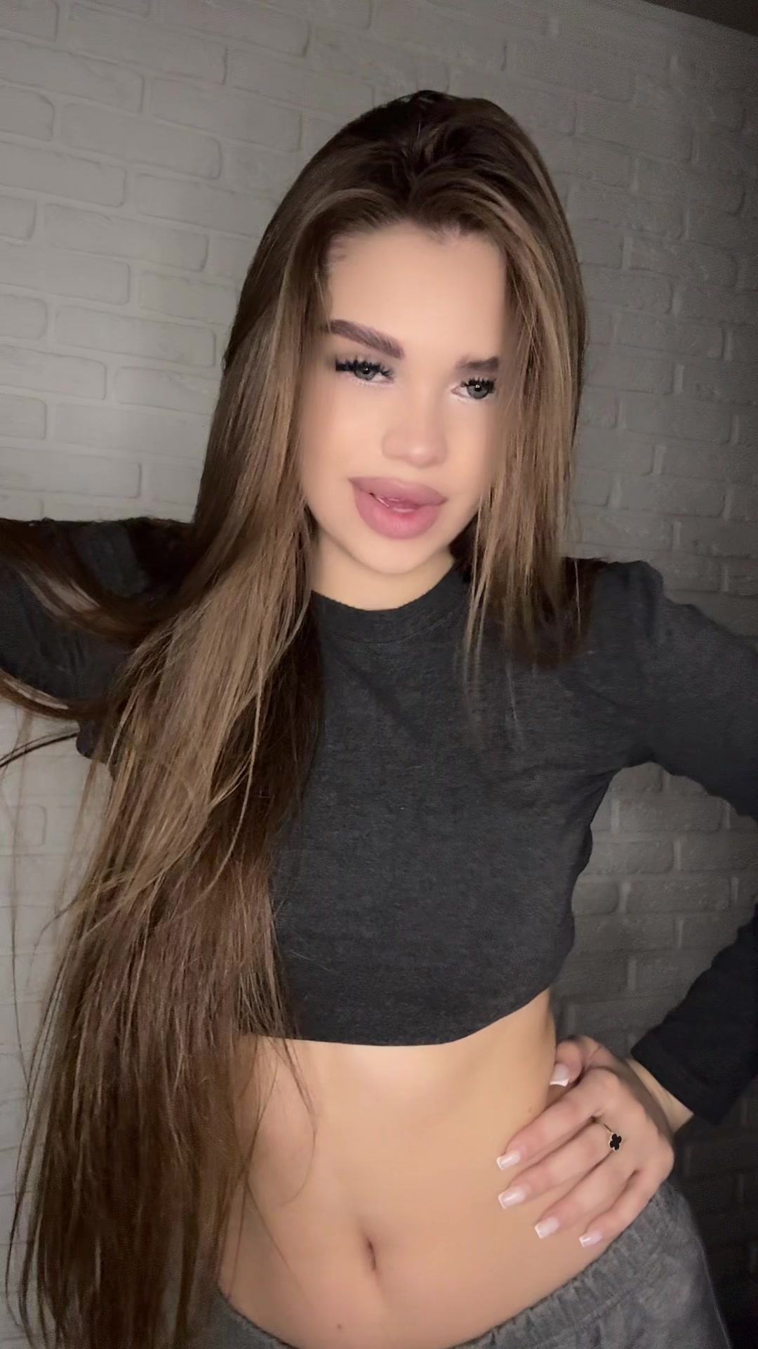 @𝐀𝐫𝐢🤍