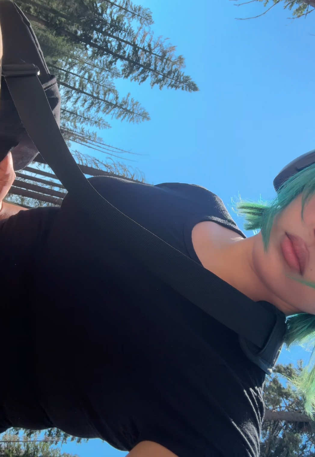 @yur.hellee