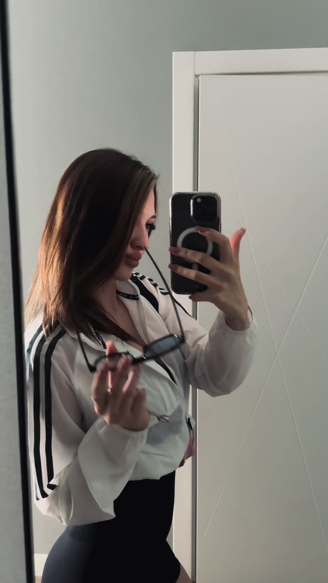 @𝒟𝒾